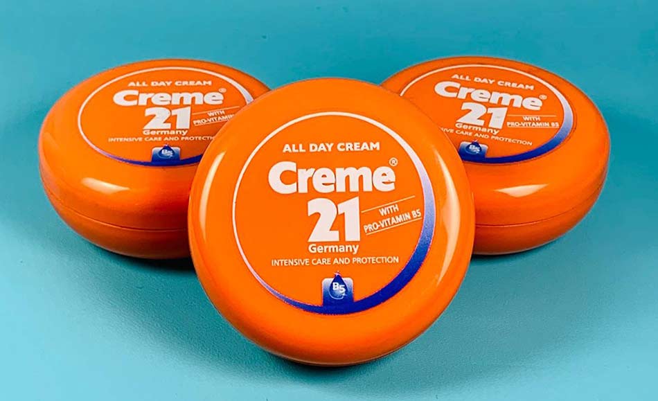 Perbedaan Creme 21 Biru dan Hijau