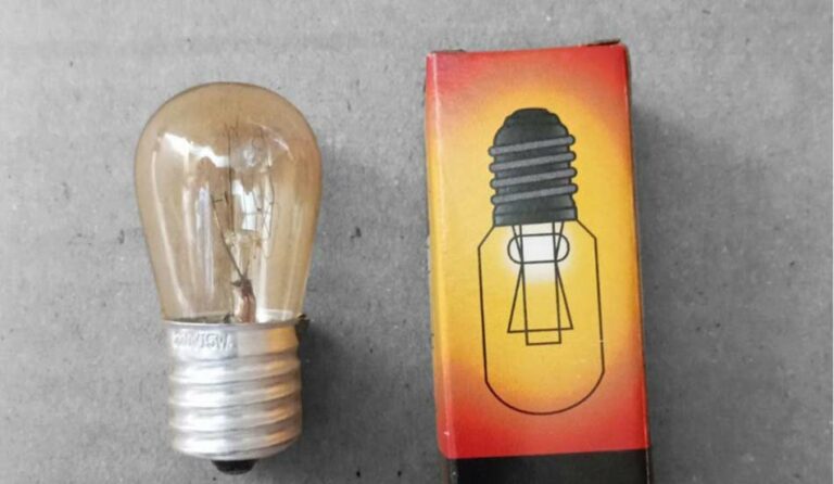 Perbedaan lampu Kulkas E12 dan E14, bagus mana