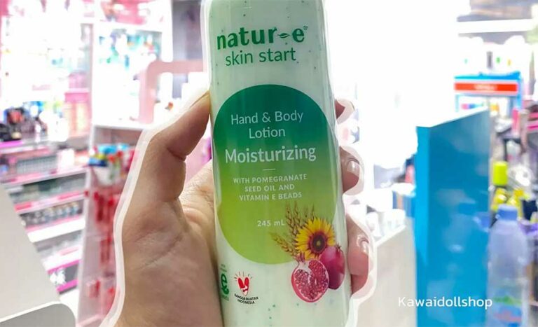 5 Perbedaan Handbody Natur e hijau dan pink