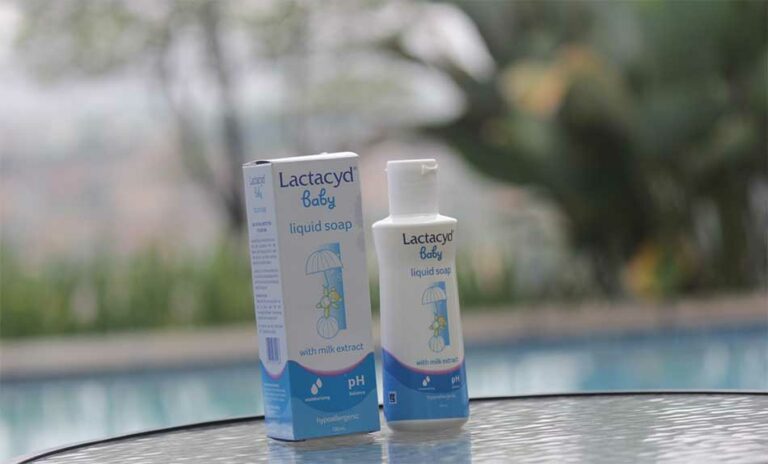 Perbedaan Lactacyd Baby Liquid dan Liquid Soap