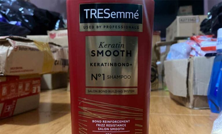 Perbedaan shampo Tresemme Merah dan Hitam